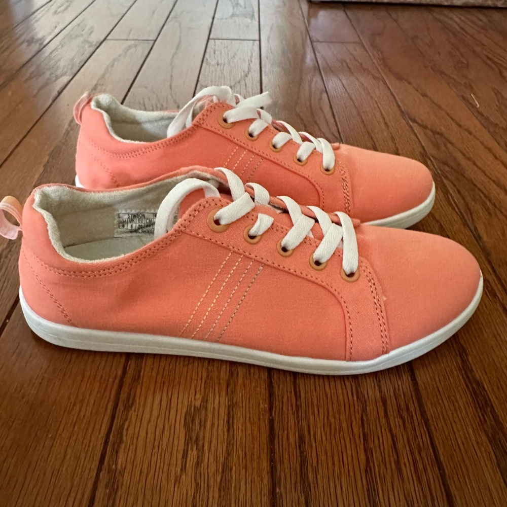Salmon colored Vionic beach Stinson